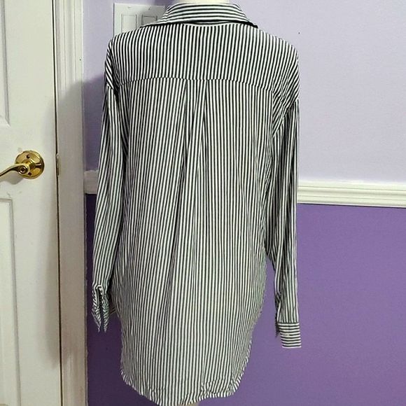 Something Navy Striped Oversized Flowy Minimalist Lagenlook Button Down Shirt - Picture 4 of 10